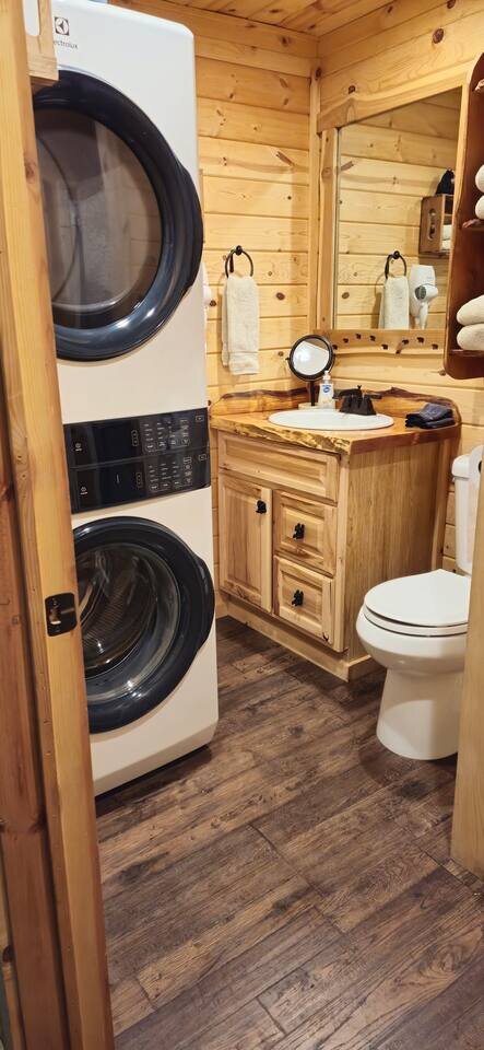 Cabin in Ashford, US