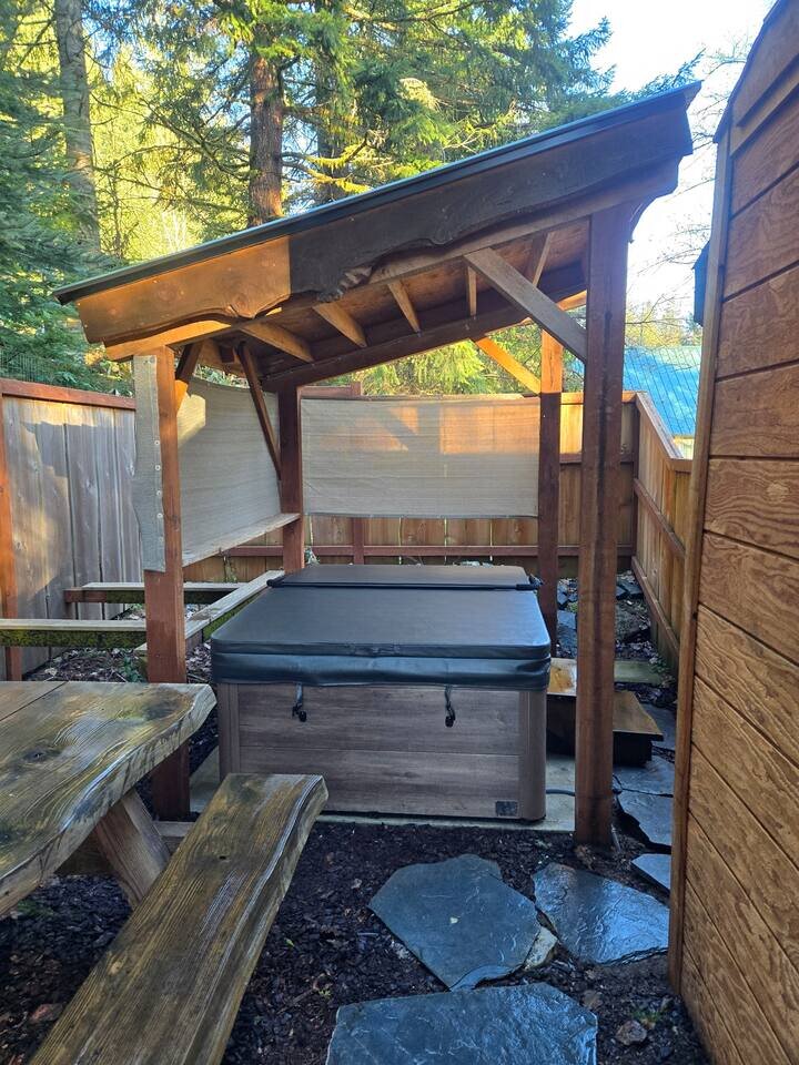 Cabin in Ashford, US