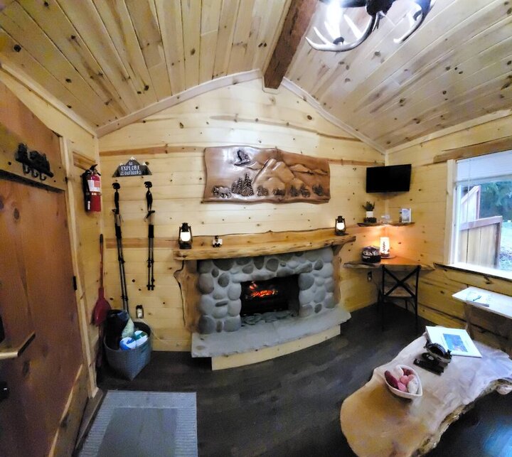 Cabin in Ashford, US