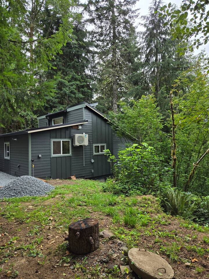 Cabin in Ashford, US