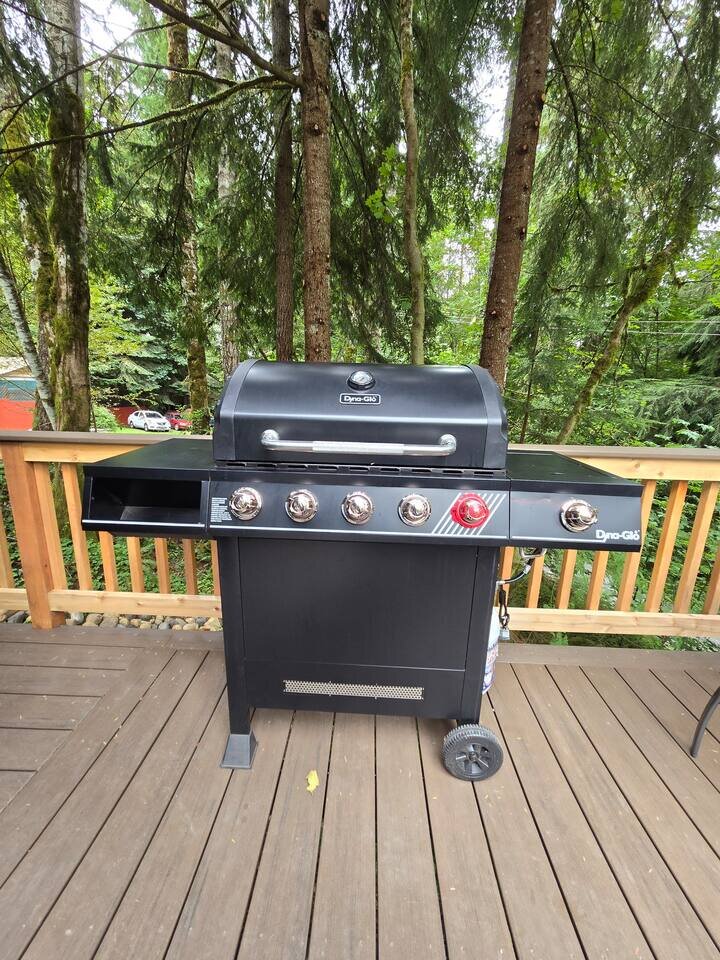 Cabin in Ashford, US