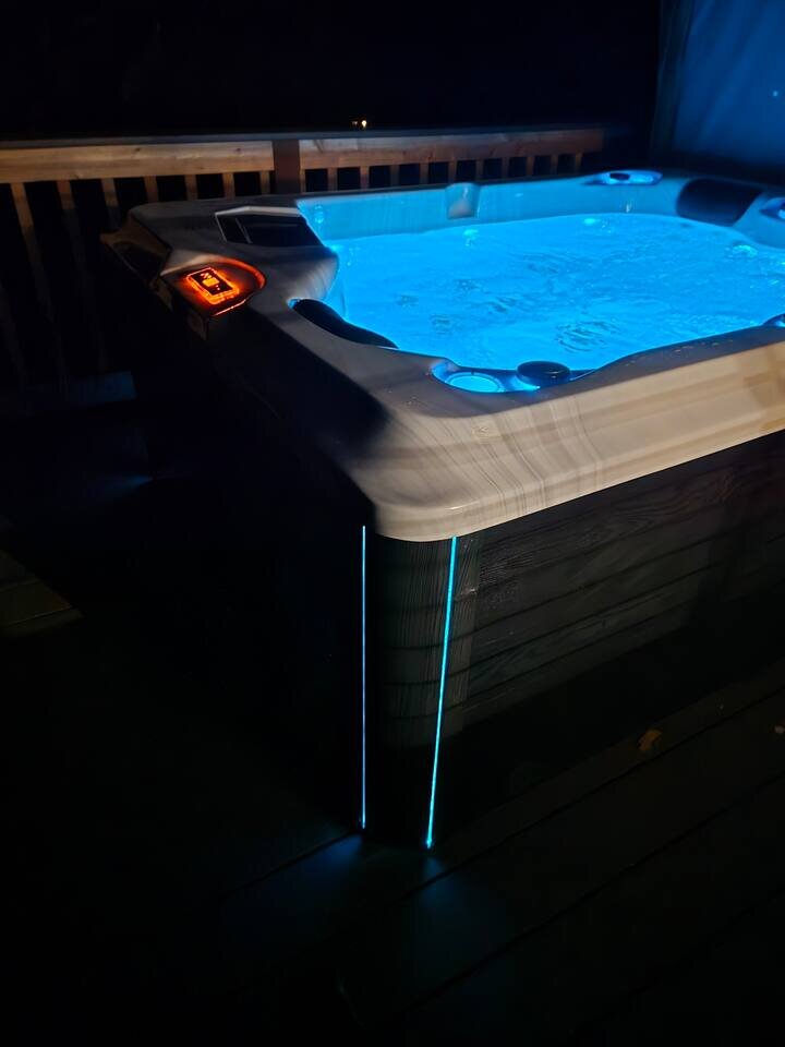 Cabin in Ashford, US