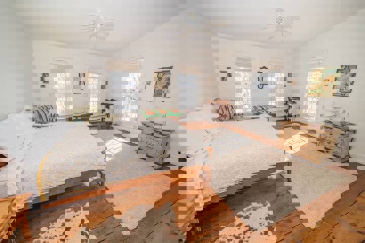 Farm stay in Hartland, US