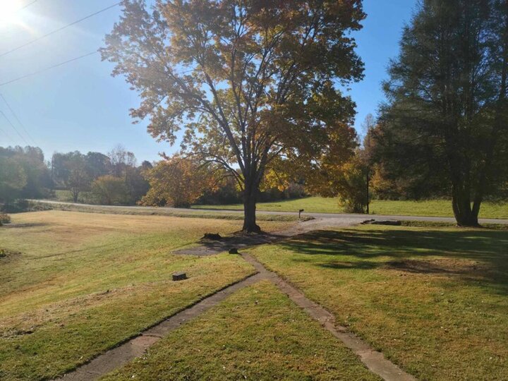 Bungalow in Roseland, US