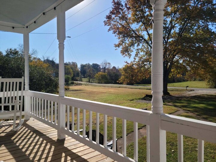 Bungalow in Roseland, US