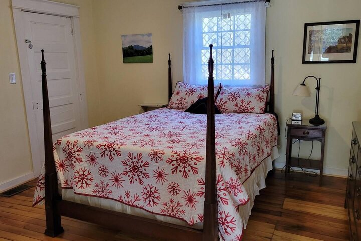 Bungalow in Roseland, US