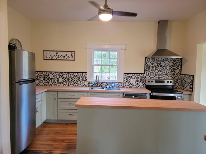 Bungalow in Roseland, US