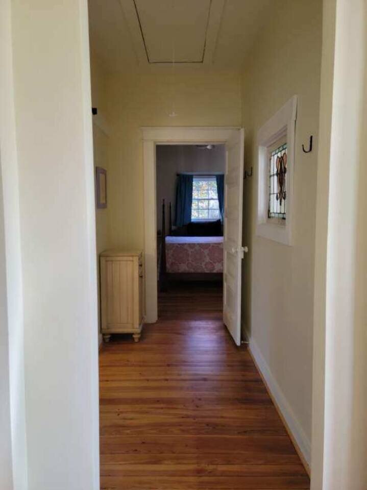 Bungalow in Roseland, US