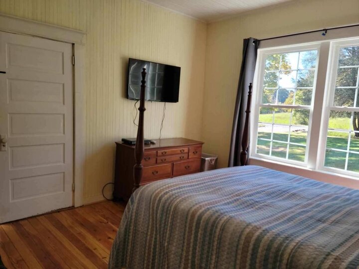 Bungalow in Roseland, US