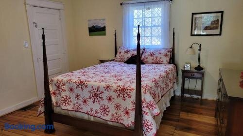 Bungalow in Roseland, US