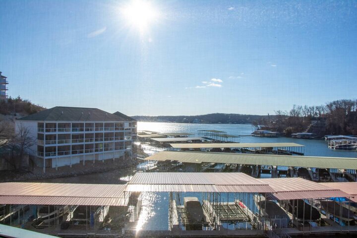 Apartment in Lake Ozark, US