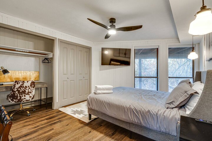 Cabin in McGaheysville, US