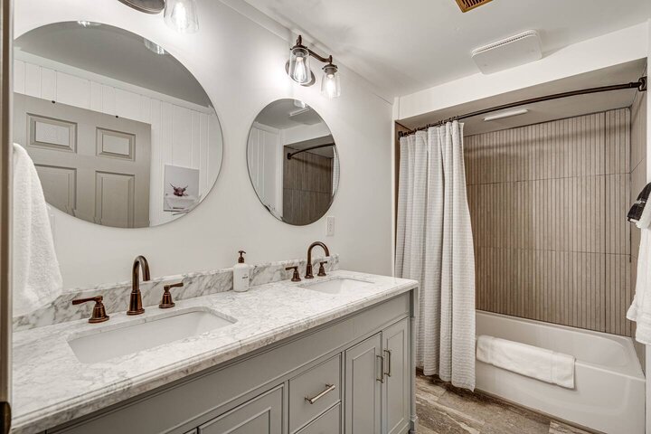 Cabin in McGaheysville, US