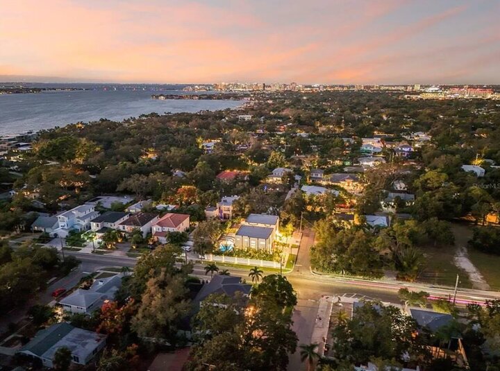 Home in Sarasota, US