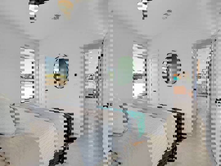 Cabin in Kendalia, US