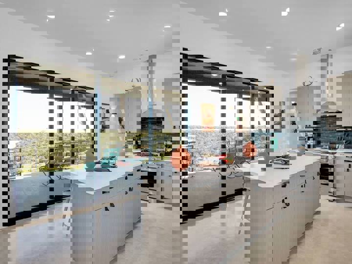 Cabin in Kendalia, US