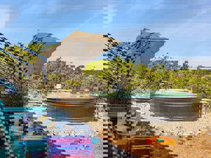 Cabin in Kendalia, US