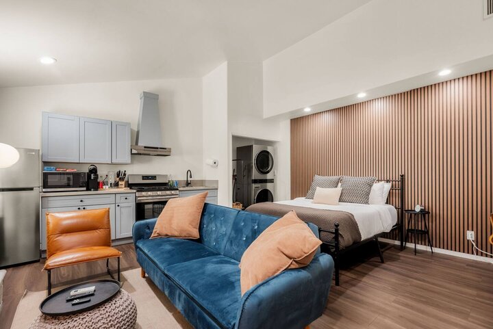 Guest house in San Fernando, US