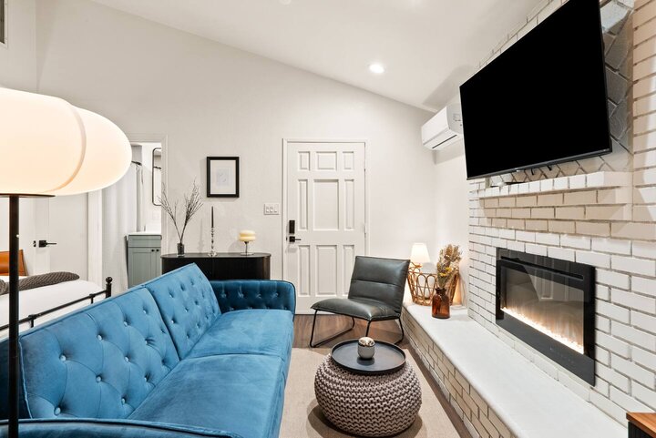 Guest house in San Fernando, US