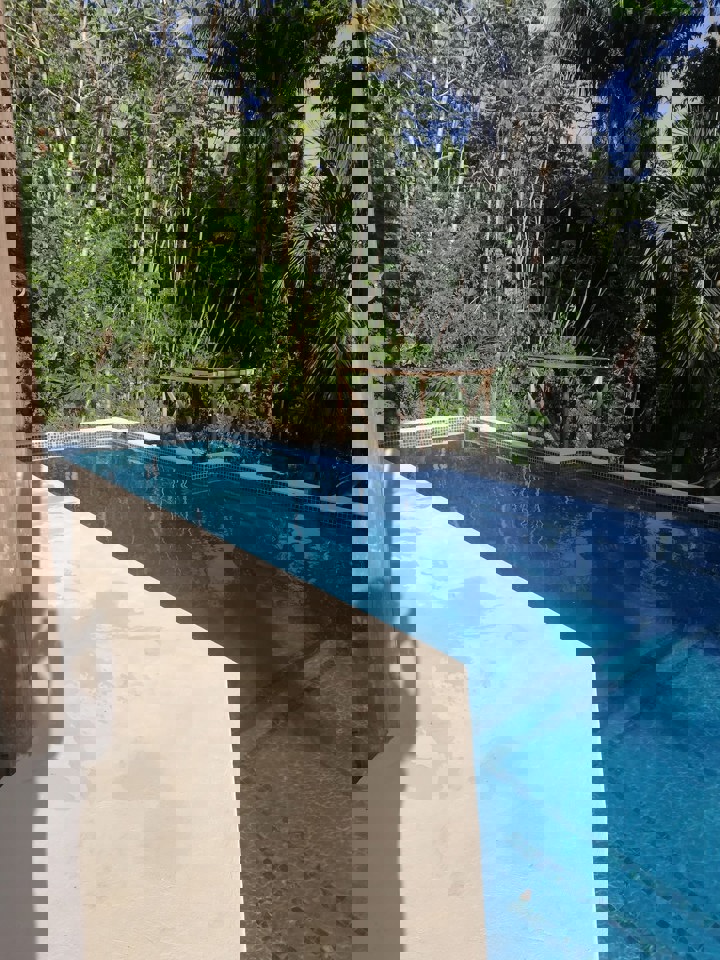 Guest suite in West End, Honduras