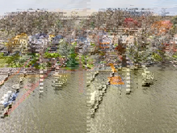 Home in Glen Burnie, US