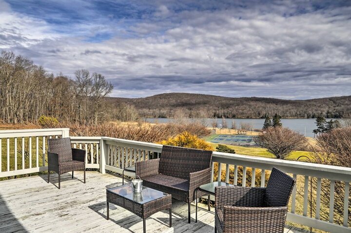 Home in Terra Alta, US