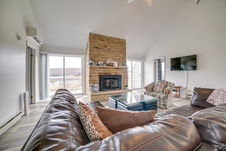 Home in Terra Alta, US