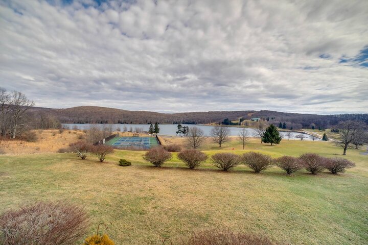 Home in Terra Alta, US