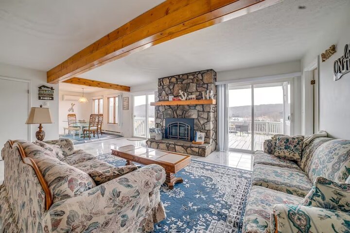 Home in Terra Alta, US