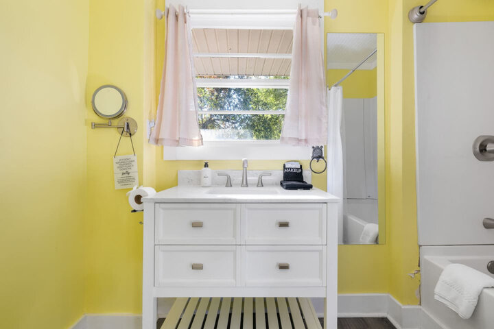 House in Folly Beach, US