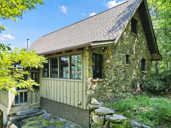 Home in Black Mountain, US