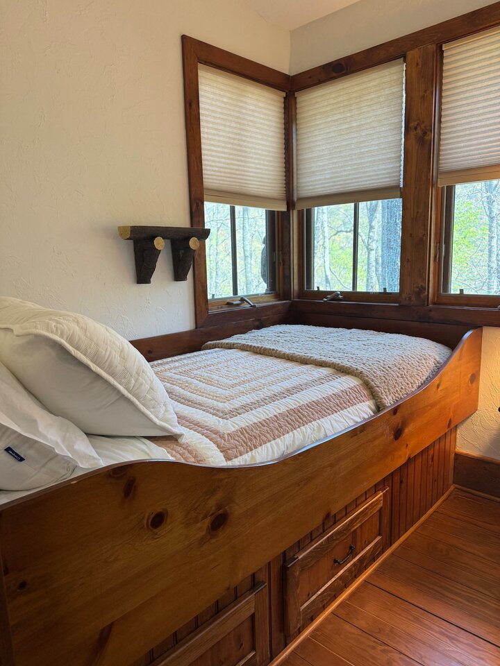 Home in Black Mountain, US