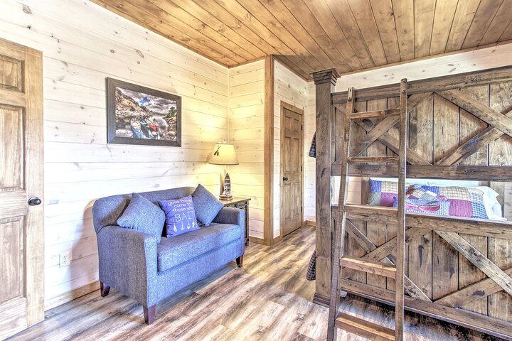 Cabin in Pigeon Forge, US