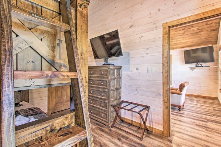 Cabin in Pigeon Forge, US