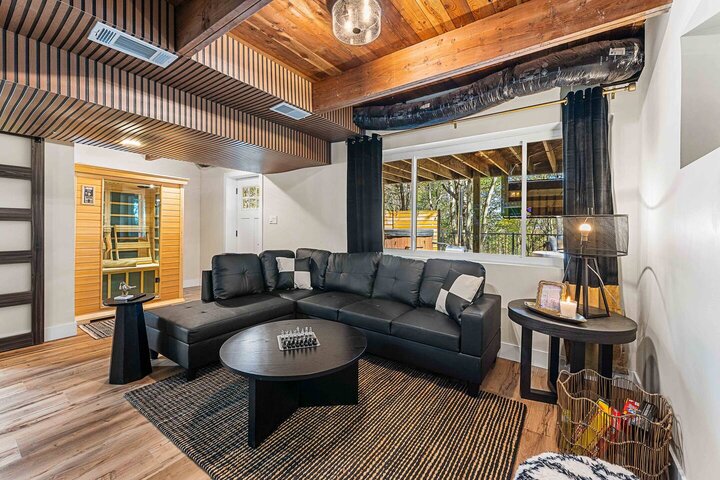 Cabin in Emerald Lakes, US