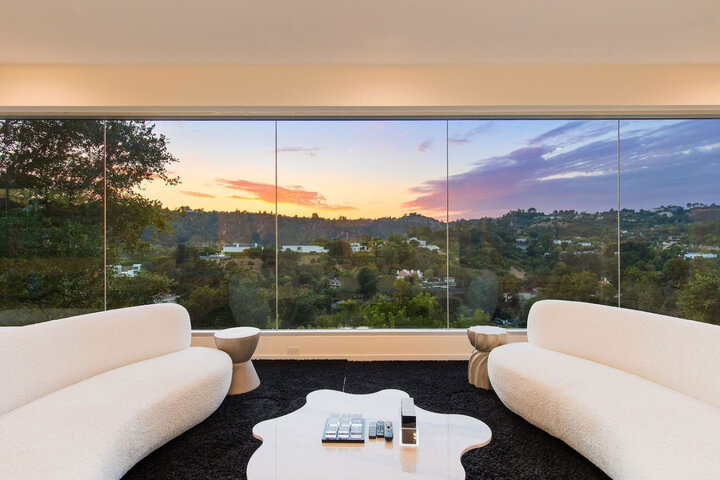 House in Beverly Hills, US