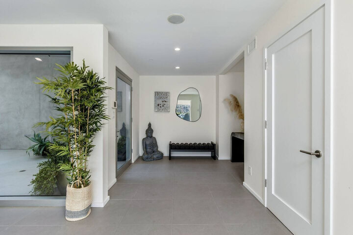 House in Beverly Hills, US