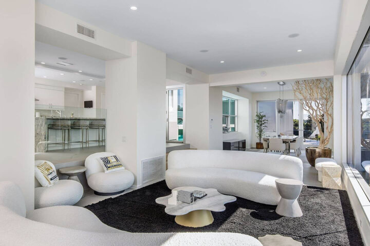 House in Beverly Hills, US