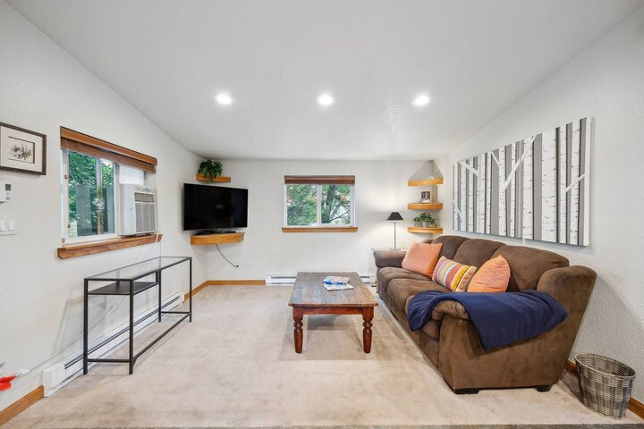 Rental unit in Golden, US