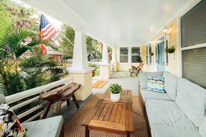 Rental unit in Saint Petersburg, US