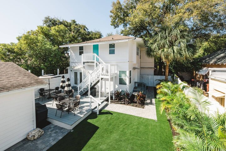 Rental unit in Saint Petersburg, US