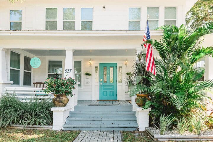 Rental unit in Saint Petersburg, US