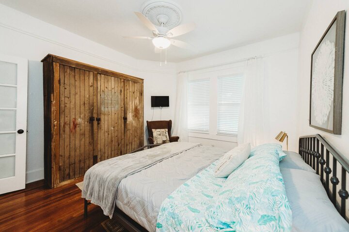 Rental unit in St. Petersburg, US