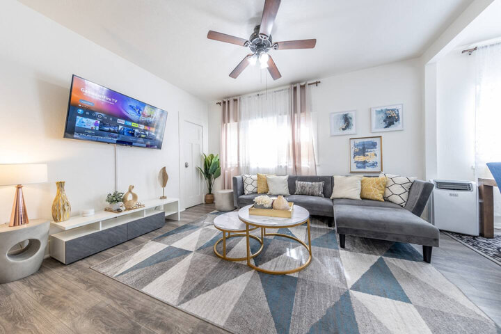 House in Long Beach, US