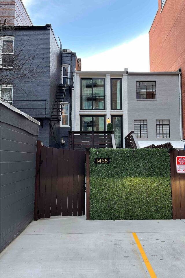 Rental unit in Washington, US