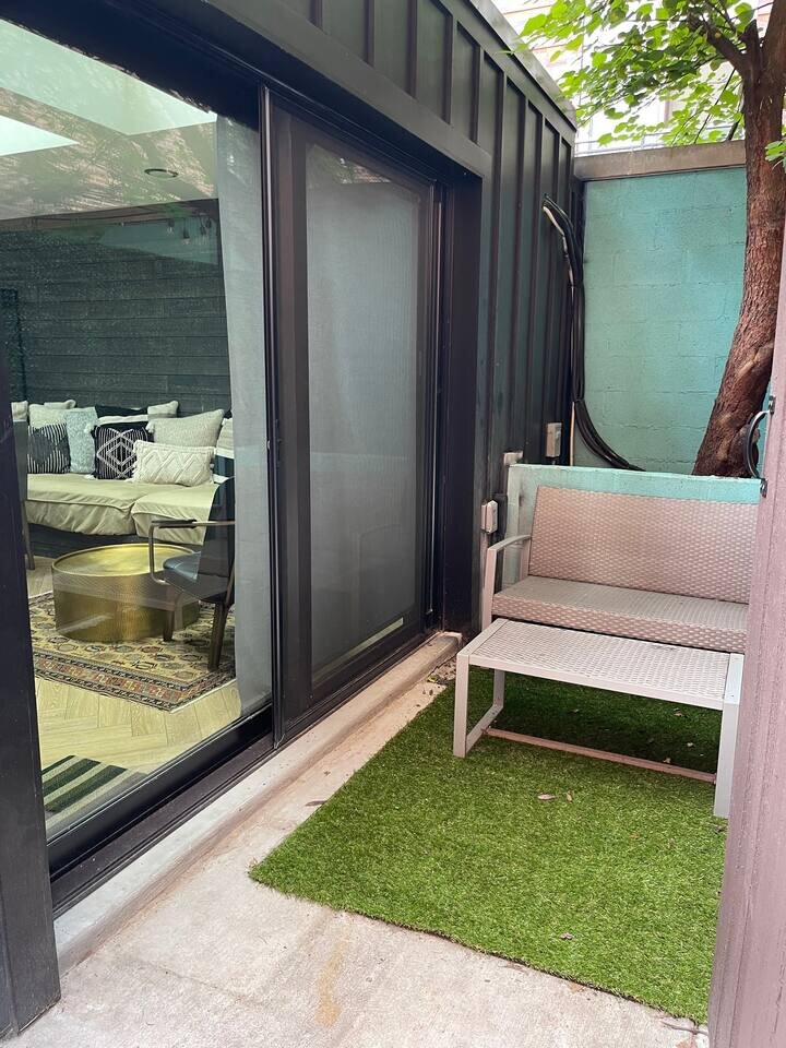 Guest house in Washington, US