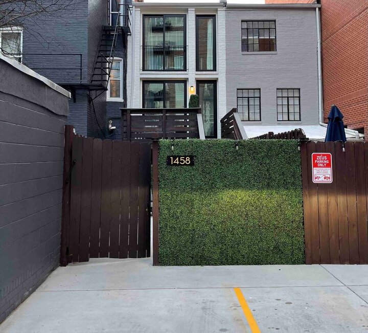 Guest house in Washington, US