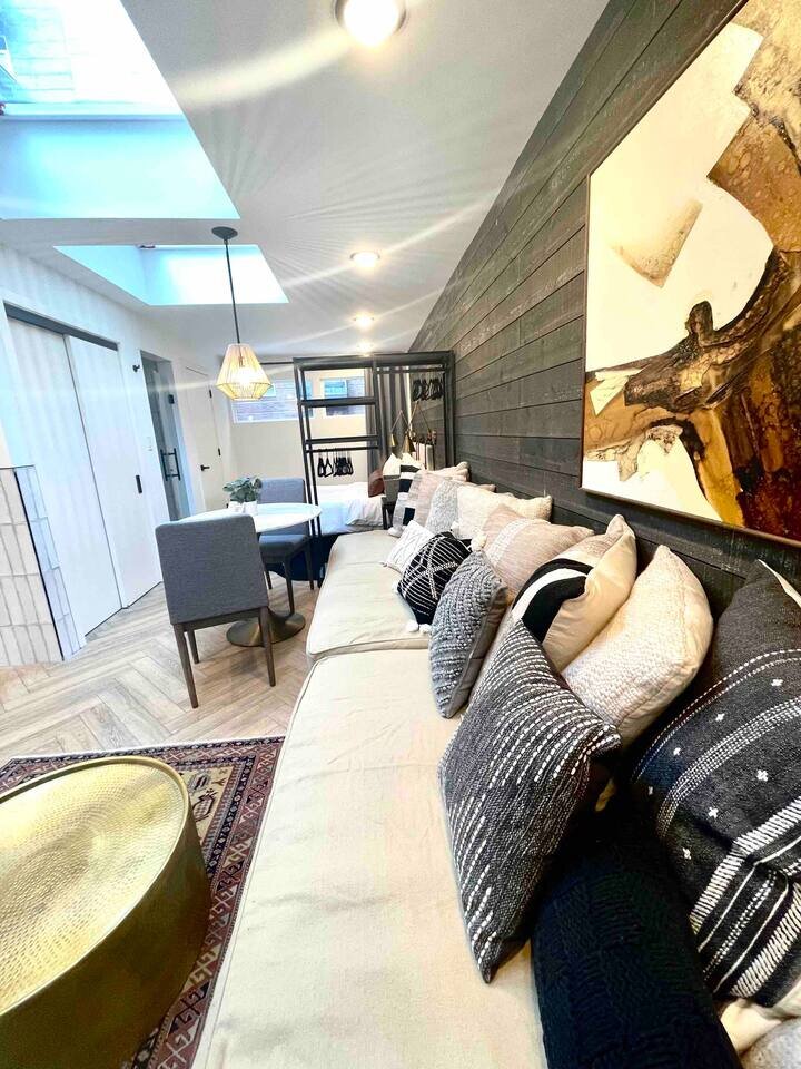 Guest house in Washington, US