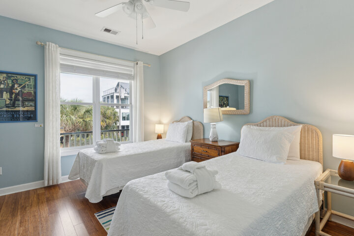 House in Folly Beach, US