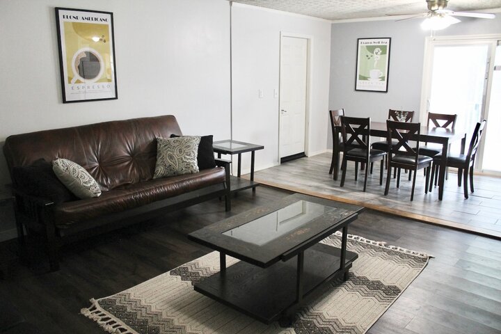 Home in Saint Robert, US